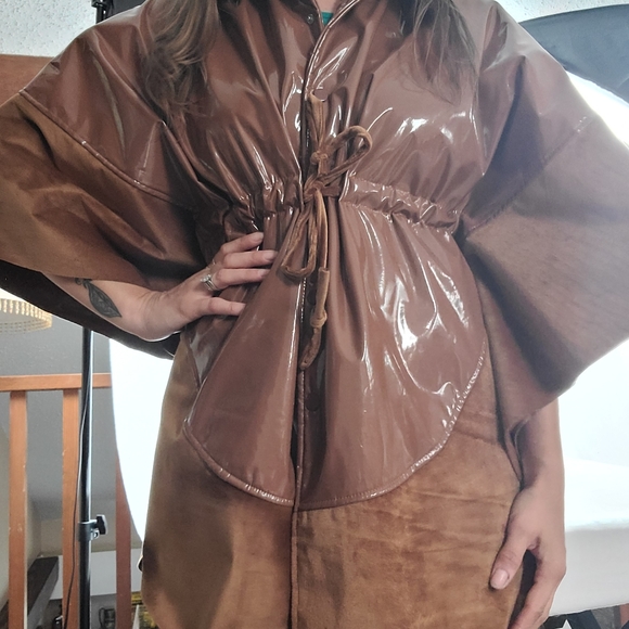 NWT water resistant adjustable faux suede poncho - Picture 7 of 7